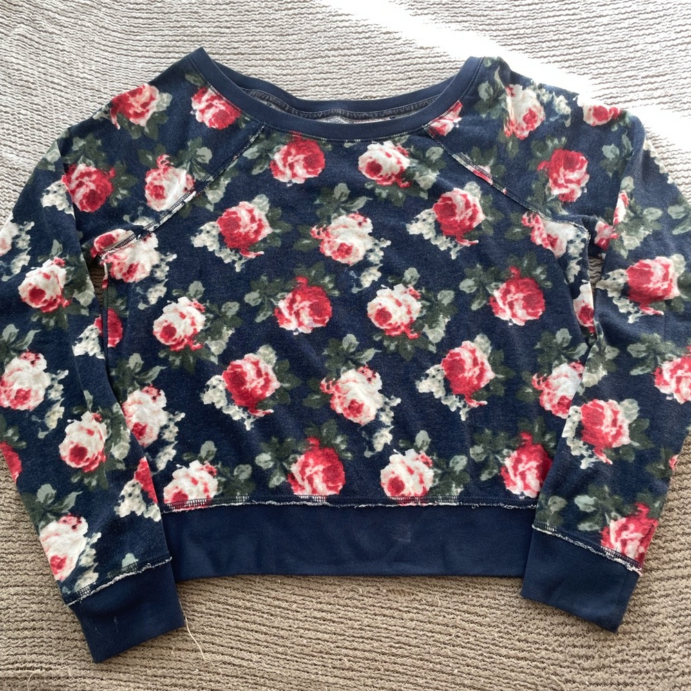 VGUC Abercrombie & Fitch Women’s Floral Print Soft Sleepwear Top Sweater Size M